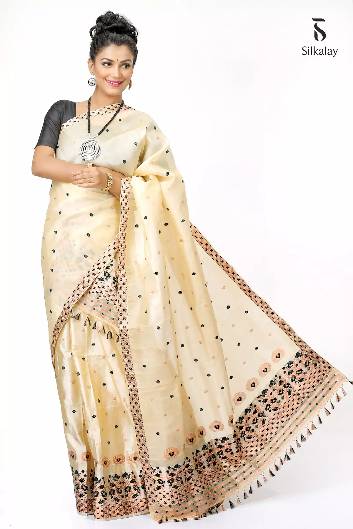 WOWEN PEACH Assamese Pat Silk Mekhela Chadar, With blouse piece at Rs  599/piece in Surat